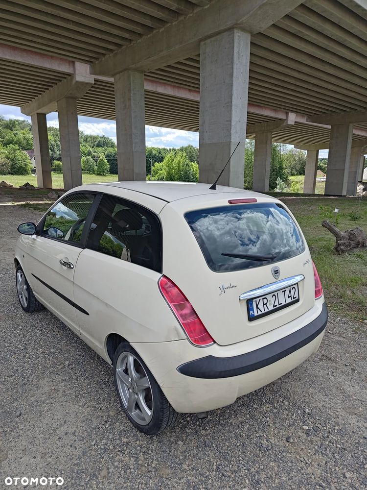 Lancia Ypsilon 1.3JTD Platino - 12
