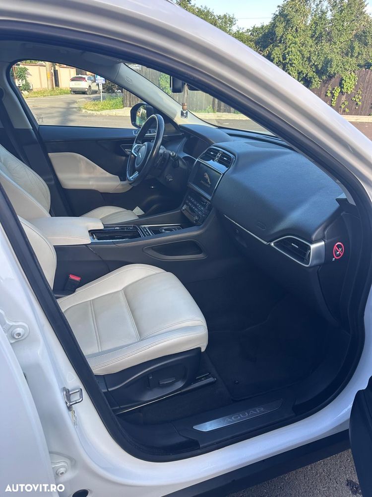 Jaguar F-Pace 25d AWD Prestige - 6