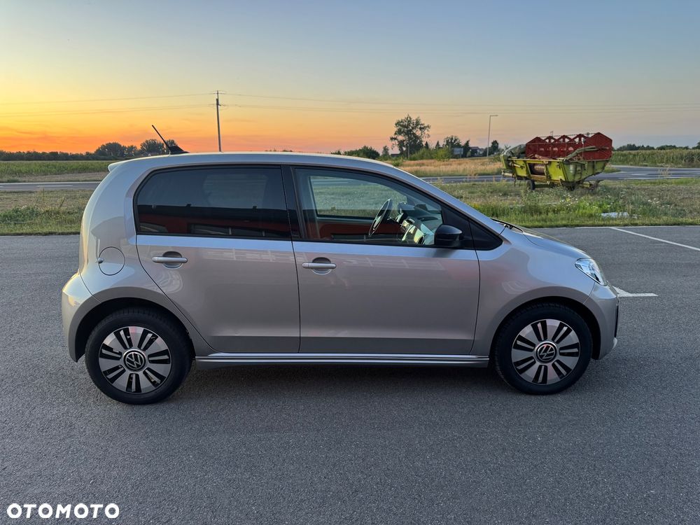 Volkswagen up! e-up - 12
