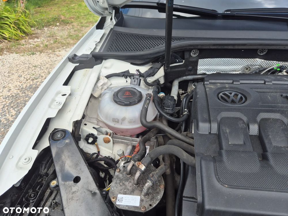 Volkswagen Passat 2.0 TDI SCR Highline - 30