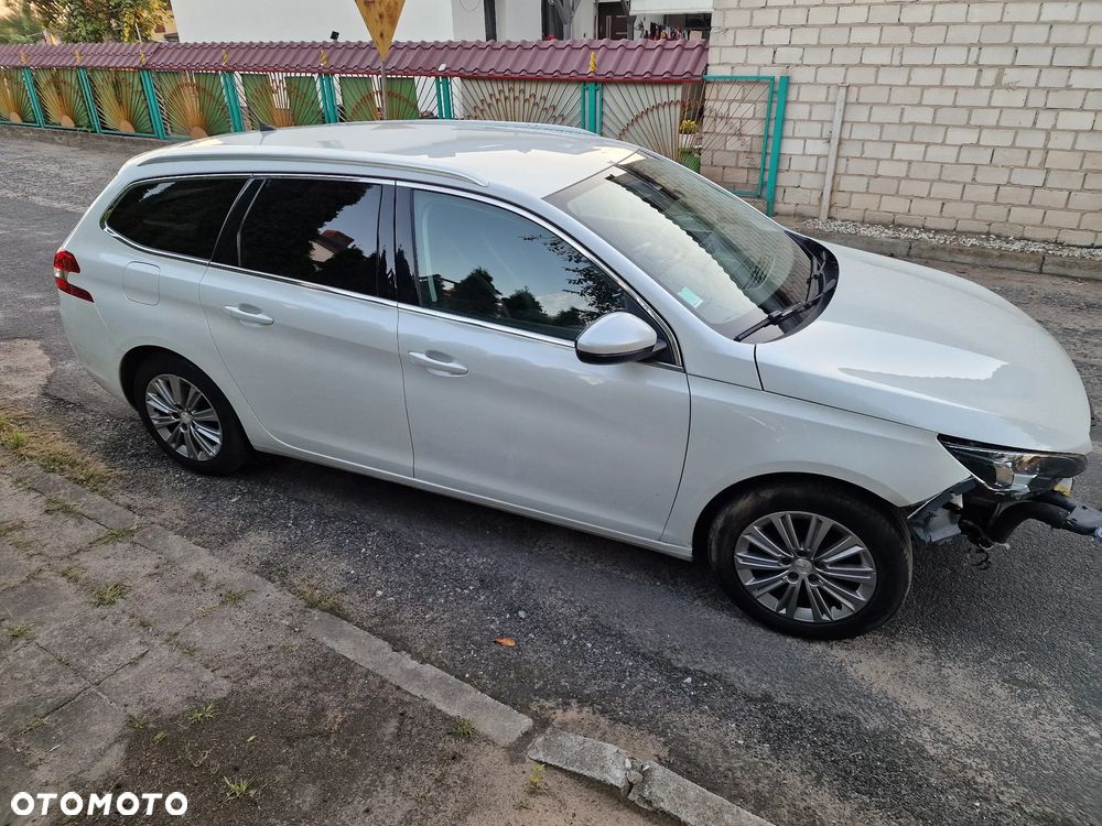 Peugeot 308 PureTech 130 GPF EAT8 Stop & Start Allure Pack - 6