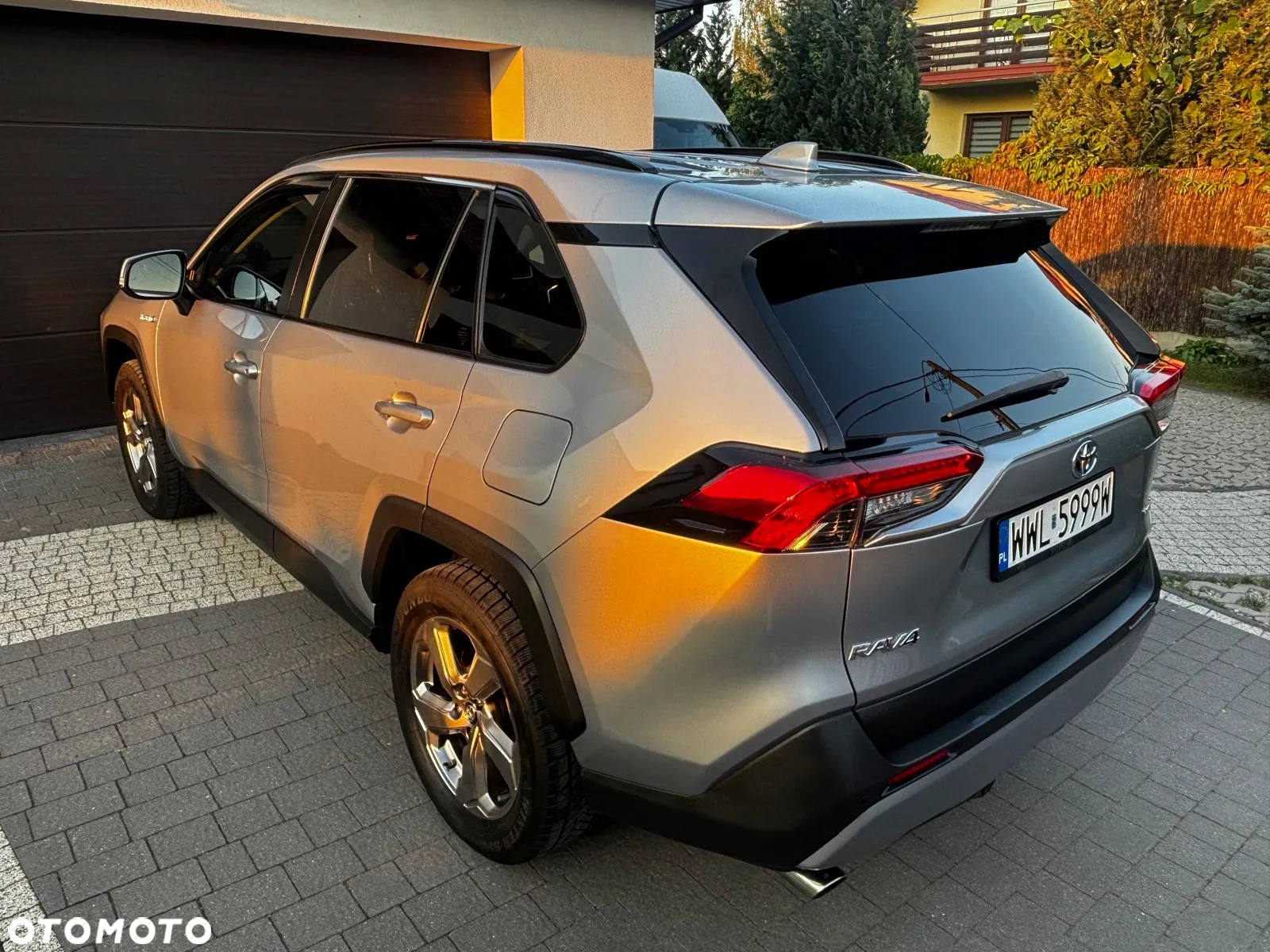 Toyota RAV4 - 10
