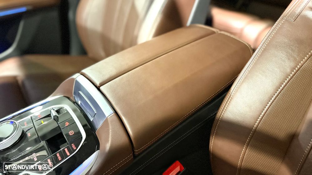 BMW X7 30 d xDrive Pack M - 32