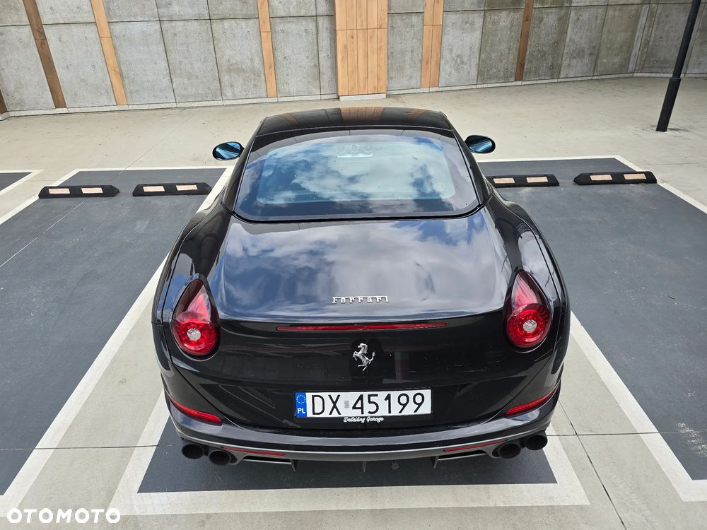 Ferrari California T - 32