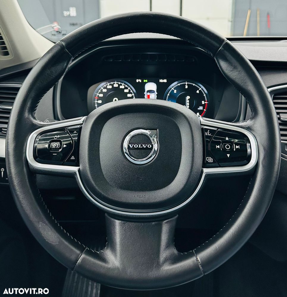 Volvo XC 90 D5 AWD Geartronic Momentum - 34