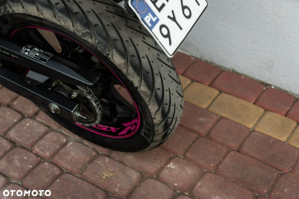 Suzuki GSX-R - 10