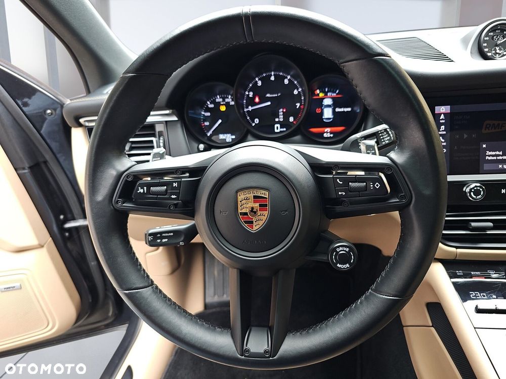 Porsche Macan T - 11