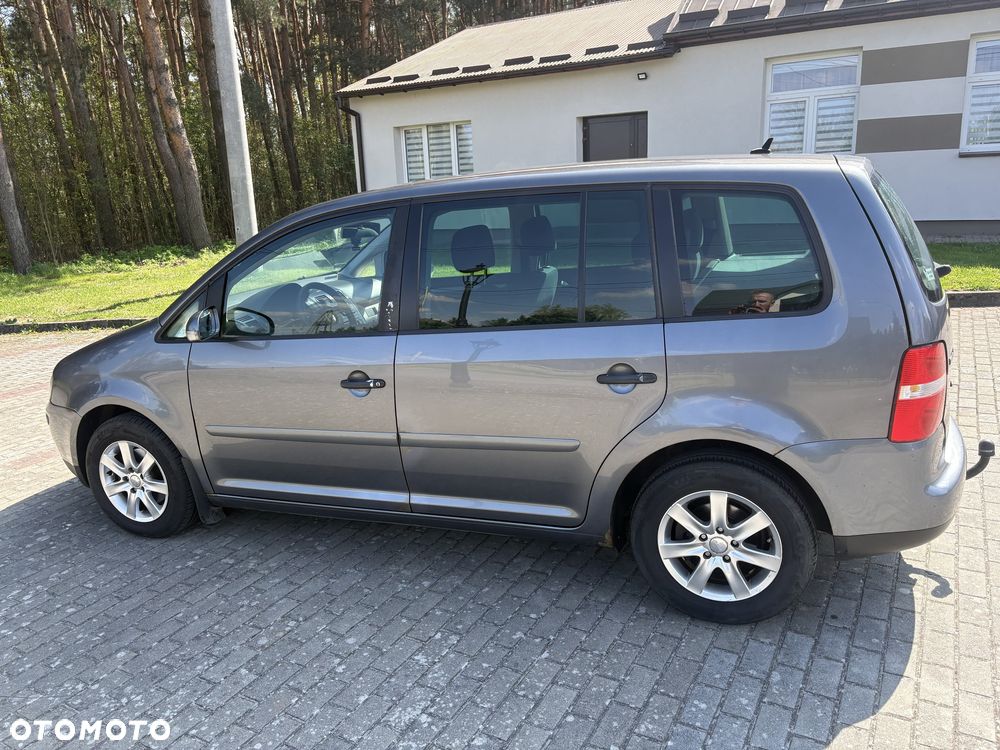 Volkswagen Touran - 6