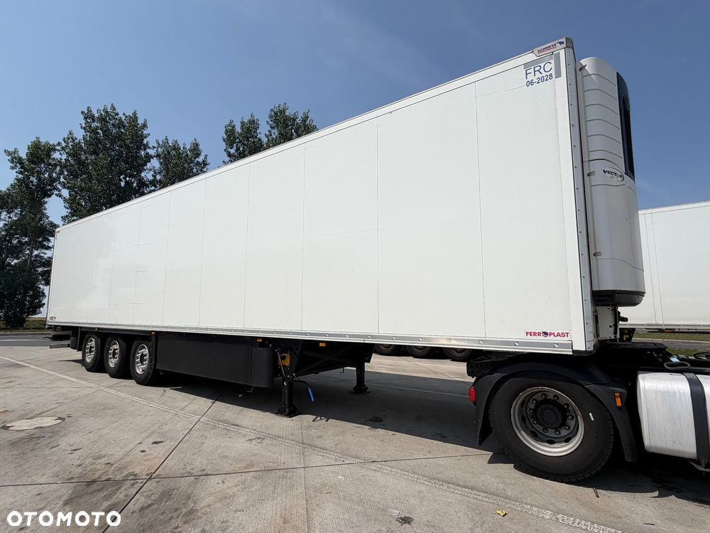 Schmitz Cargobull SCHMITZ CARGOBULL SCB*S3B - 12