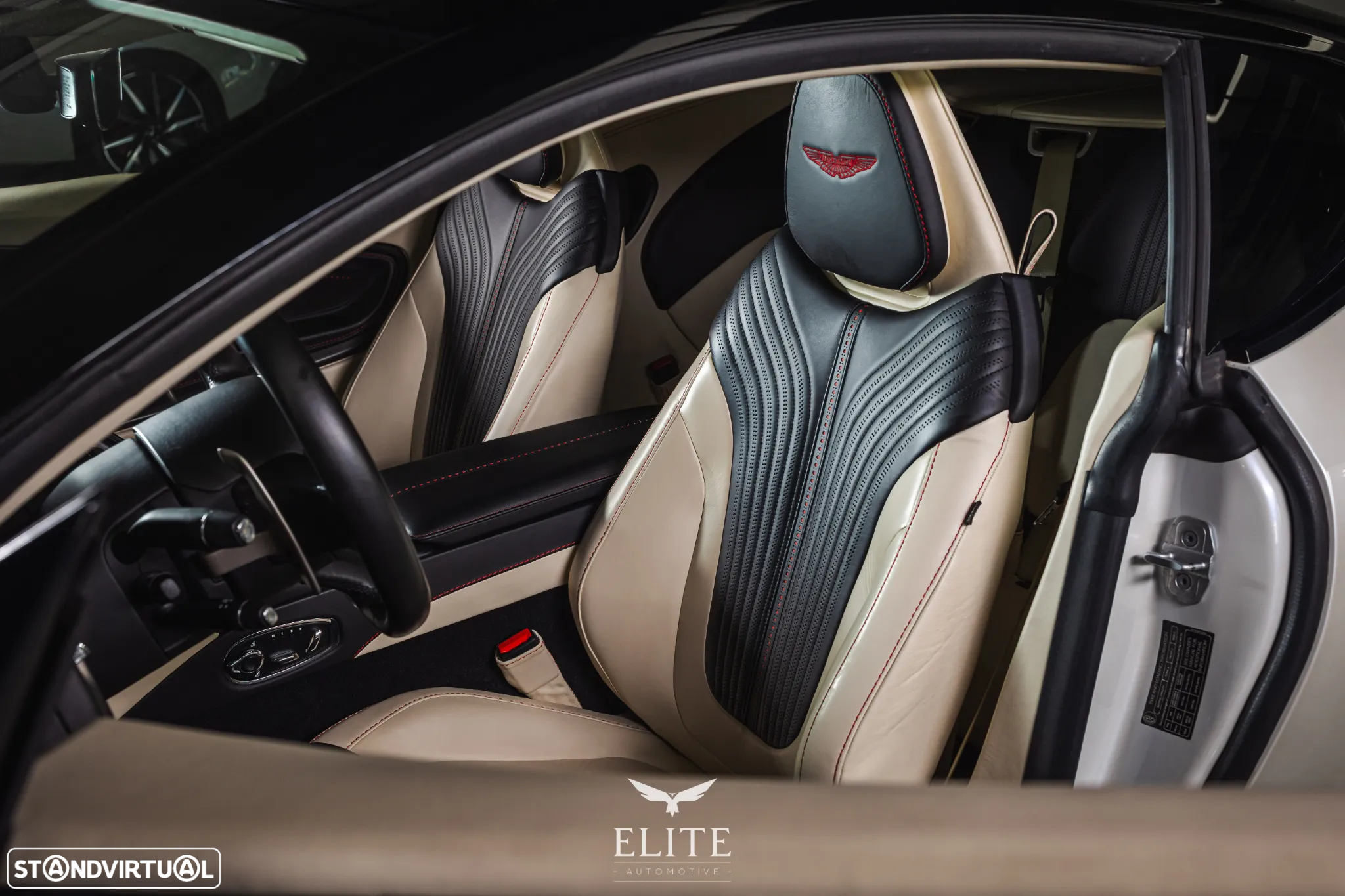 Aston Martin DB11 Coupé V12 Launch Edition - 15