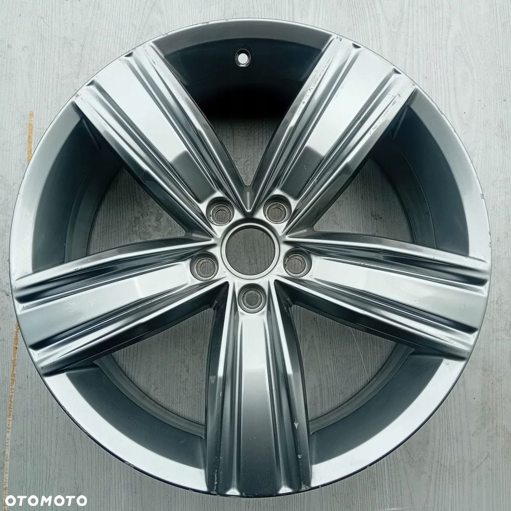 FELGA VW TIGUAN 7J 19 ET43 5x112 5NA601025Q 5NA601025R - 1