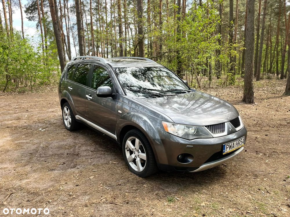 Mitsubishi Outlander 2.0 DID Instyle NAVI - 1