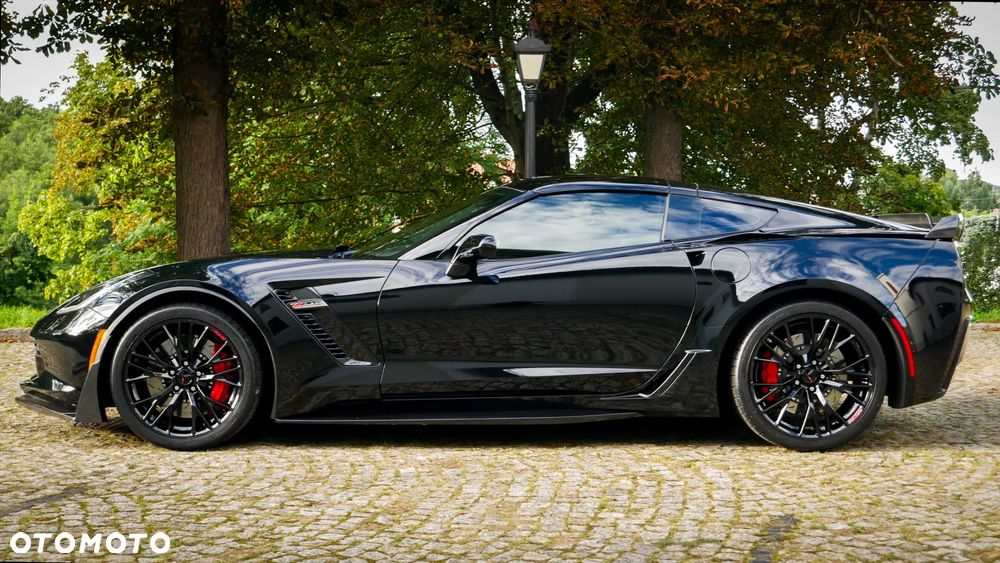 Chevrolet Corvette - 3