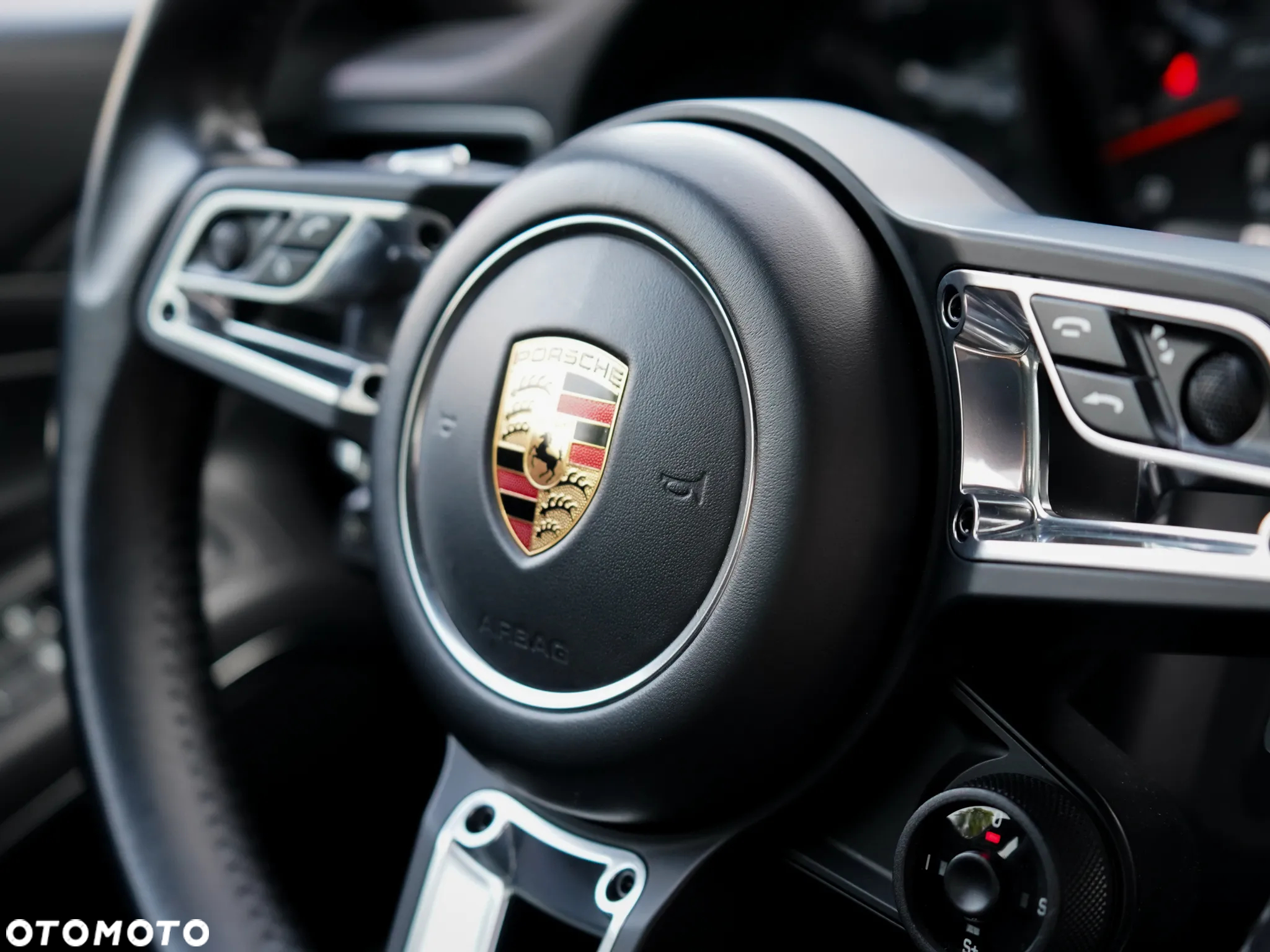 Porsche 911 Carrera 4 GTS PDK - 27