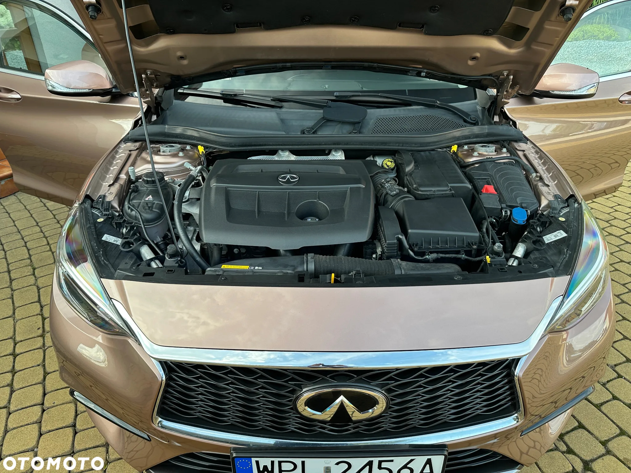 Infiniti Q30 1.5d Premium Tech Cafe Teak - 15