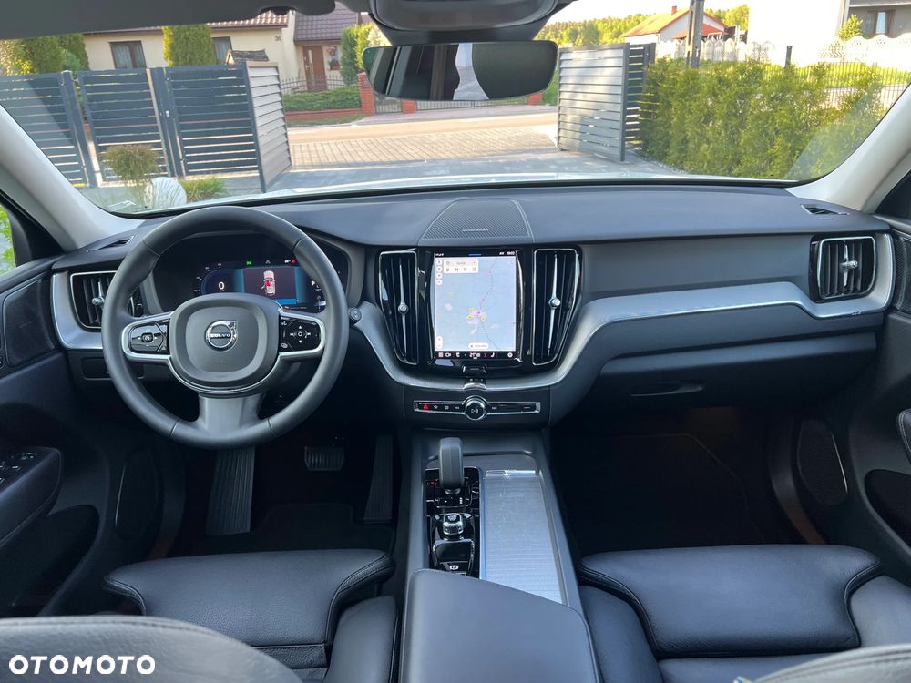 Volvo XC 60 B4 D AWD Plus Dark - 27