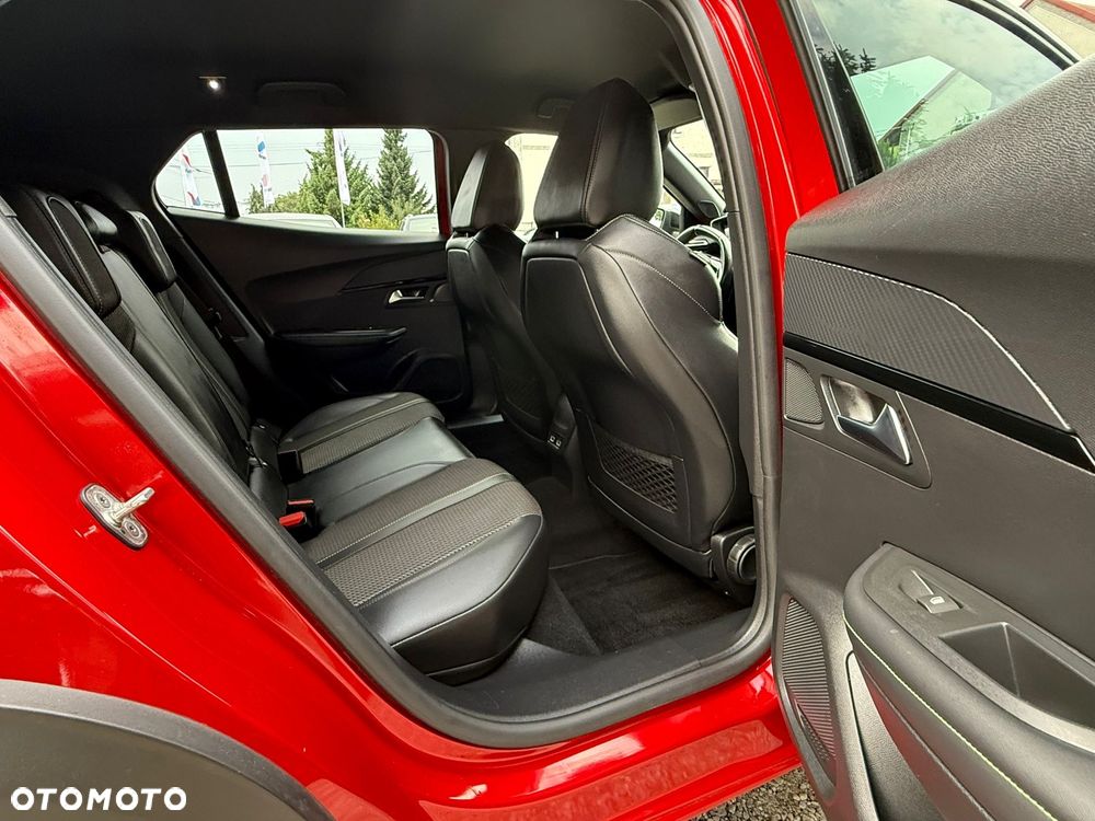Peugeot 2008 PureTech 130 EAT8 GT Pack - 27