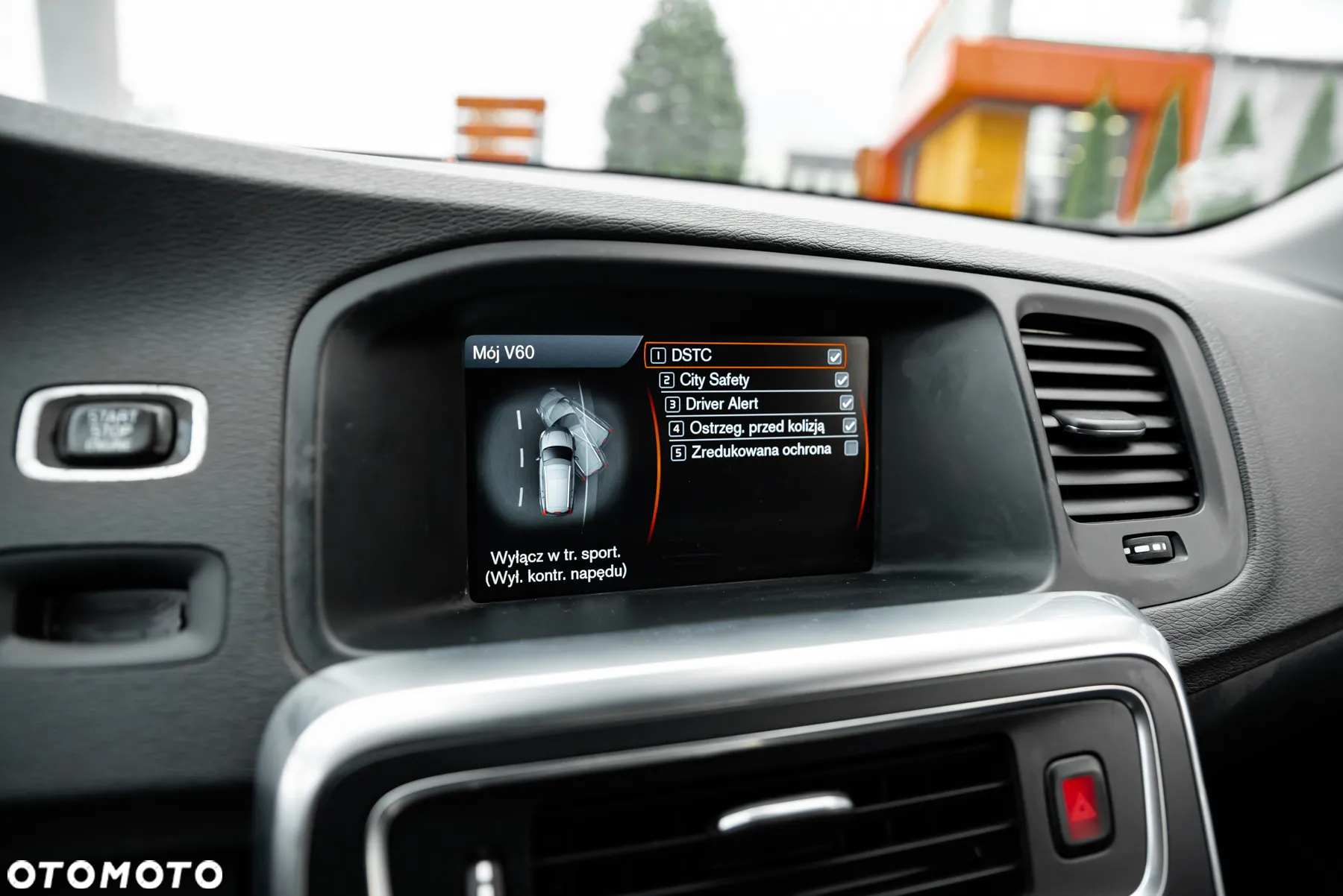 Volvo V60 D5 AWD R-Design - 33