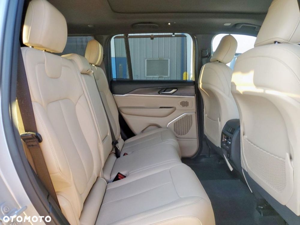 Jeep Grand Cherokee - 10