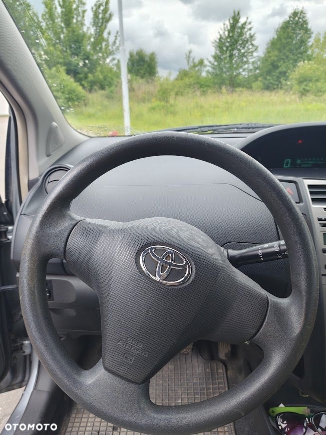 Toyota Yaris 1.33 Luna - 8