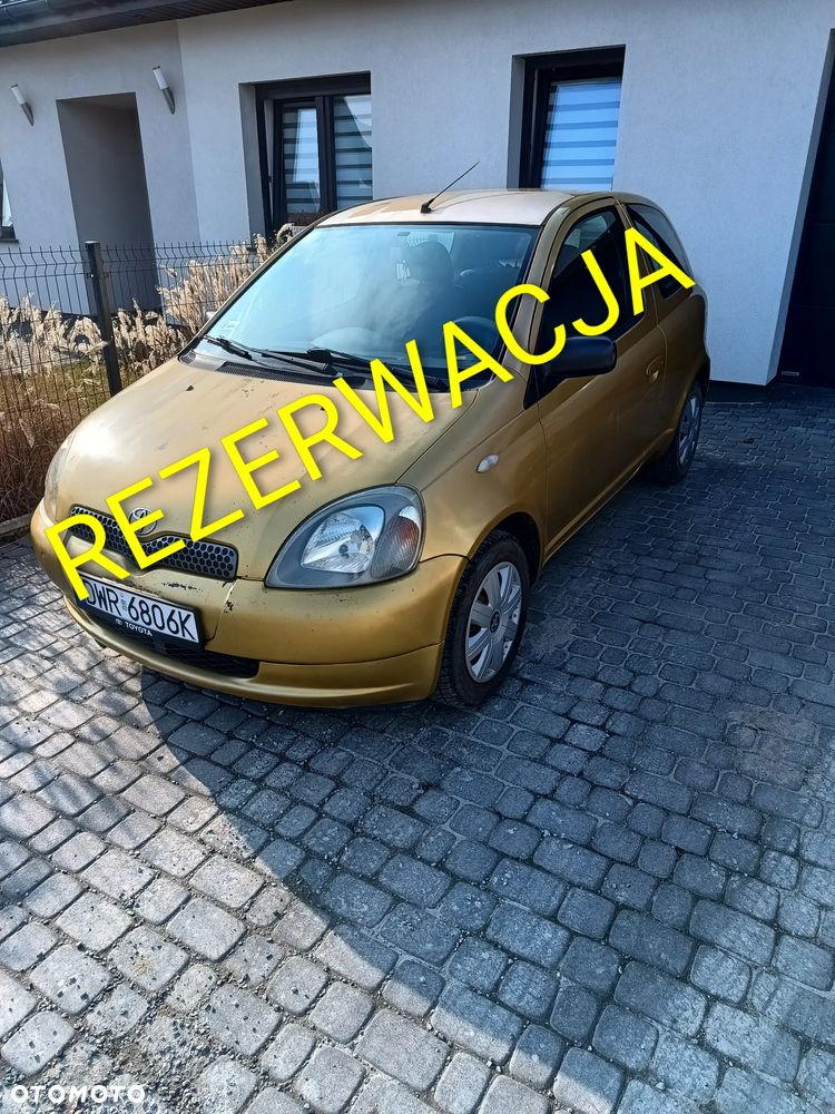 Toyota Yaris 1.0 Base - 1