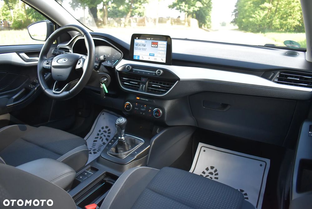 Ford Focus 1.0 EcoBoost Titanium X - 25