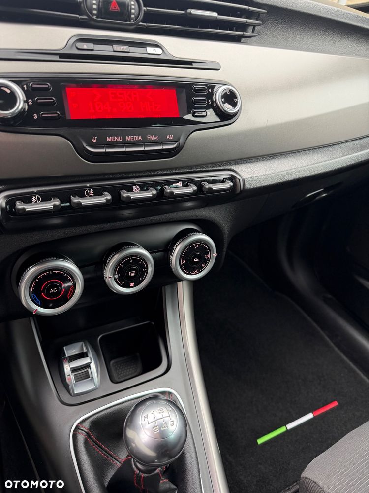 Alfa Romeo Giulietta 1.6 JTDM Veloce - 11