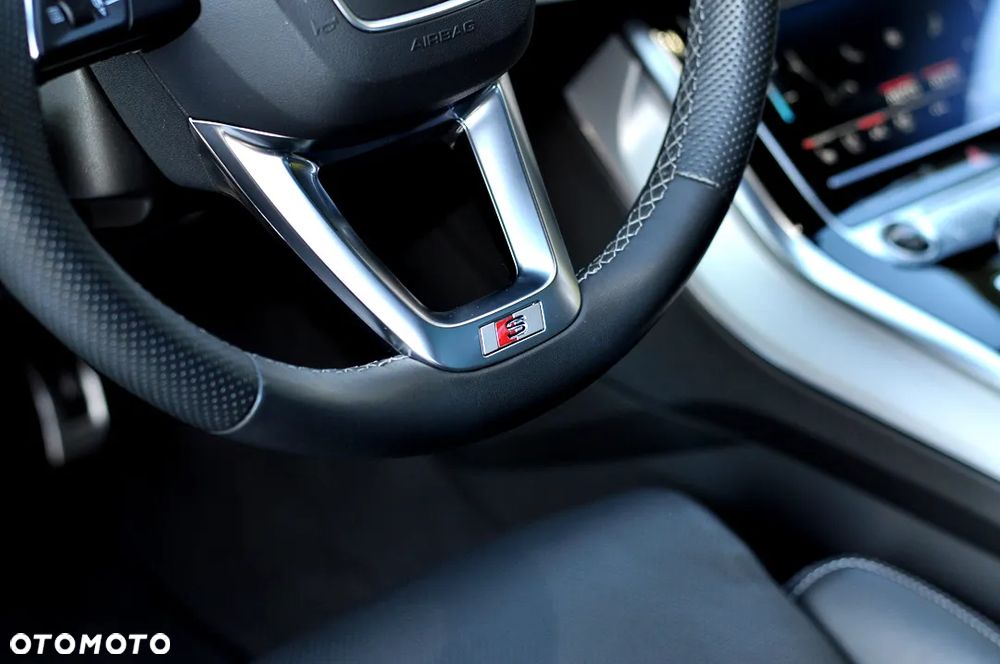 Audi Q8 55 TFSI quattro tiptronic competition plus - 23