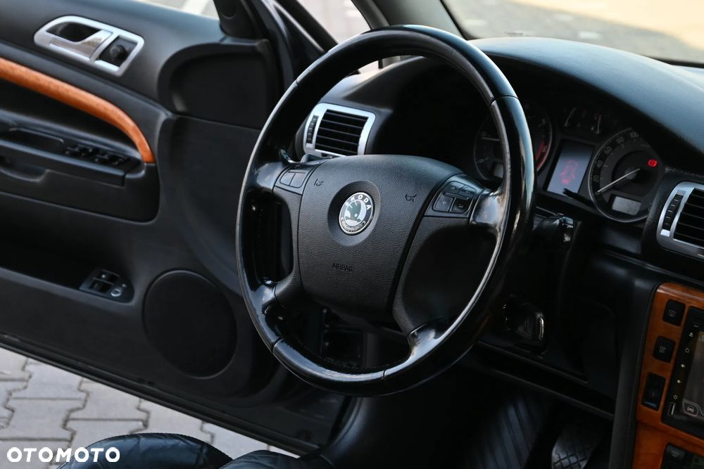 Skoda Superb 2.0 TDI DPF Prestige - 23