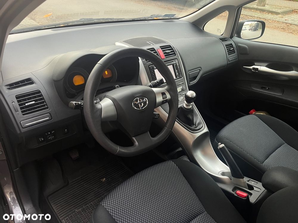 Toyota Auris 1.6 Sol - 9