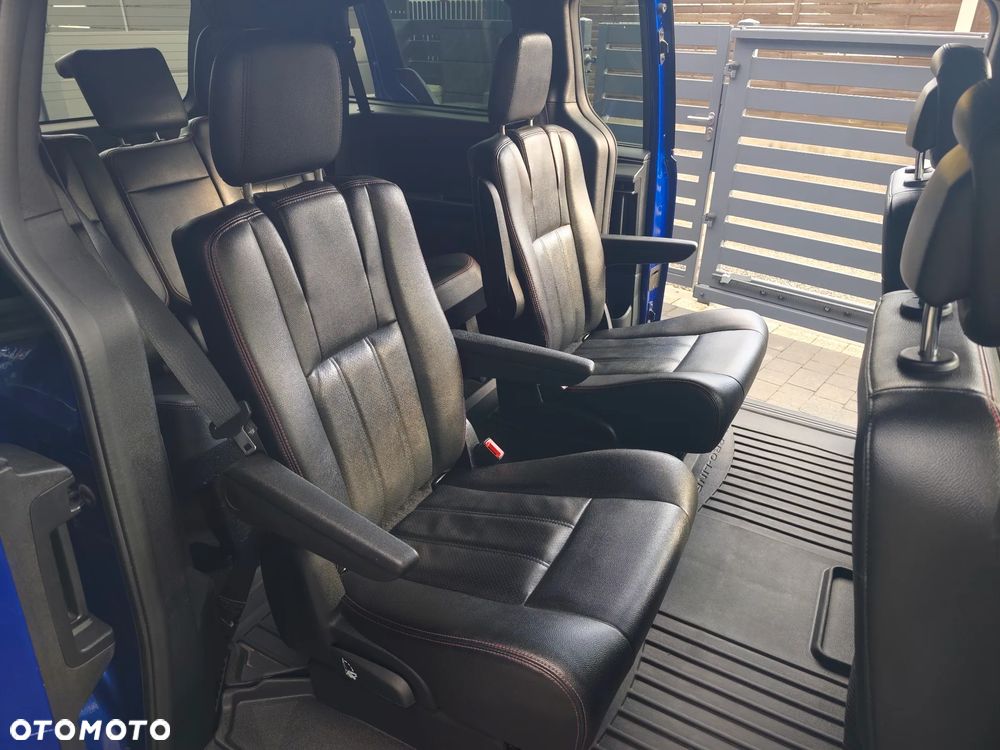 Dodge Grand Caravan - 6
