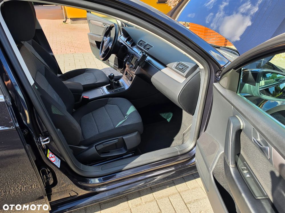 Volkswagen Passat 1.6 TDI BlueMotion Technology Highline - 21