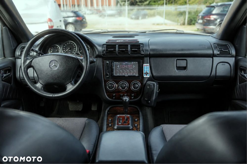 Mercedes-Benz ML - 21