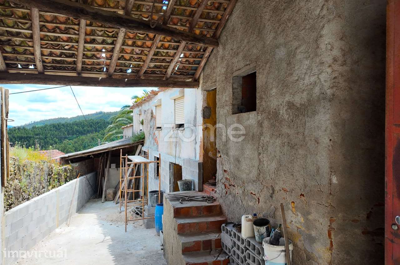 Moradia T3 com Terraço para Remodelar | Vale de Colmeias - Grande imagem: 3/26