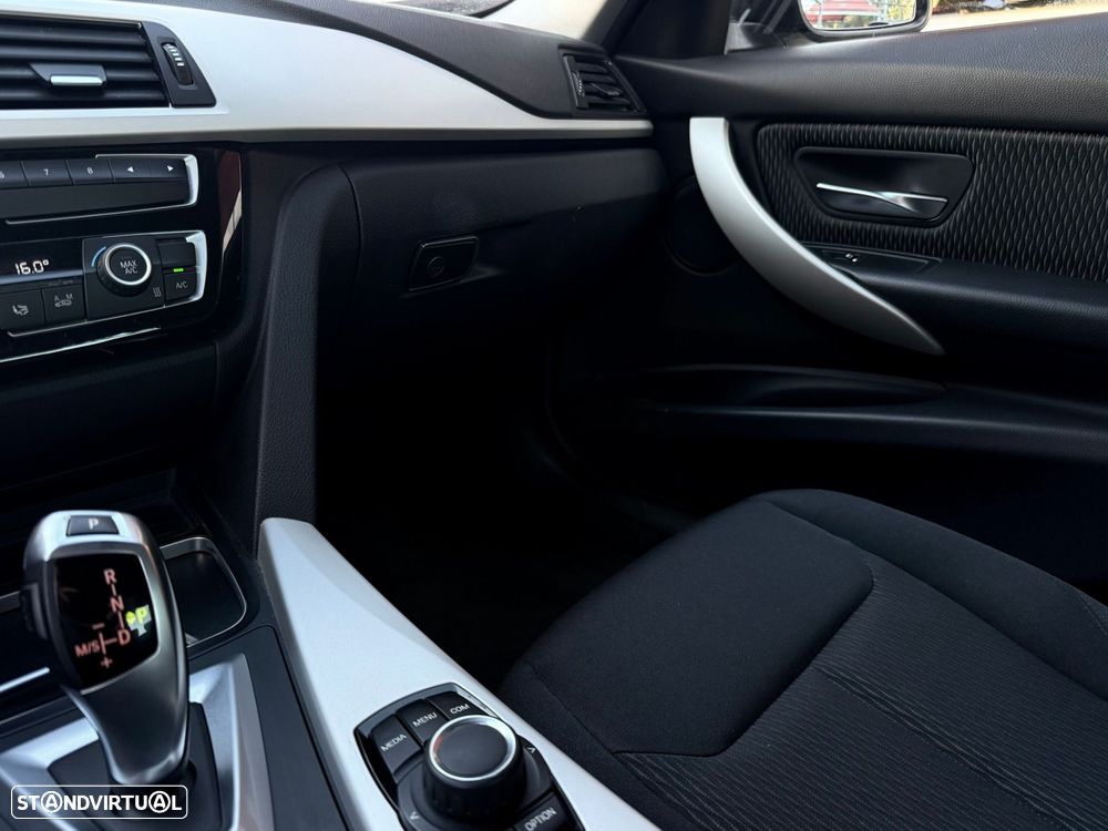 BMW 330 e iPerformance Advantage - 21