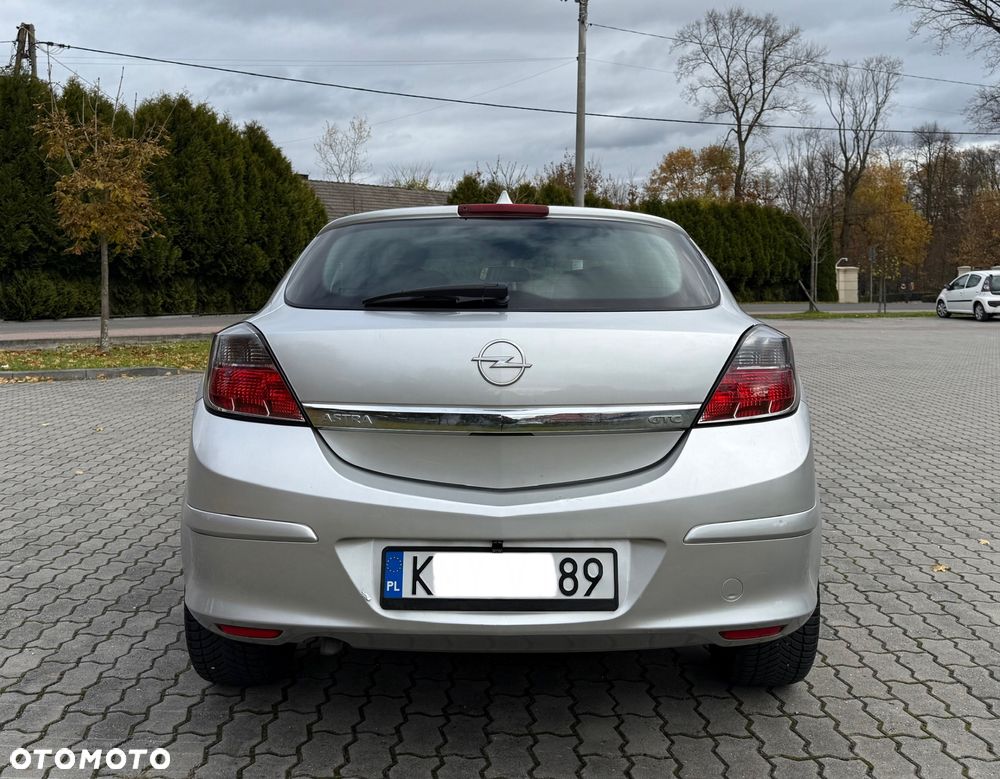 Opel Astra III GTC 1.8 Cosmo - 9