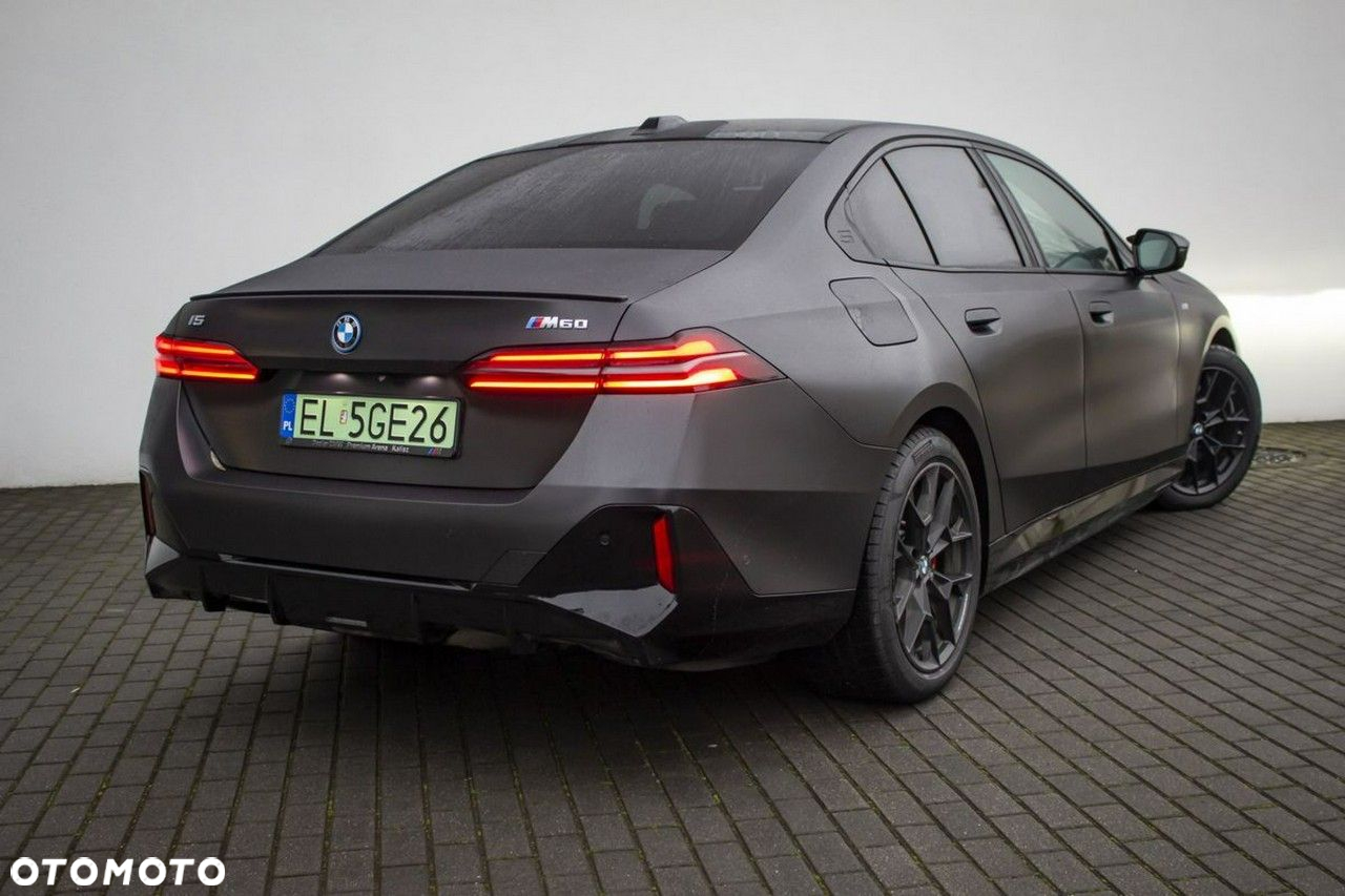 BMW i5 - 6