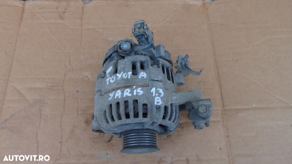 Alternator Toyota Yaris motor 1.3 benzina 90A an 2006-2009 cod 27060-0J061 - 2