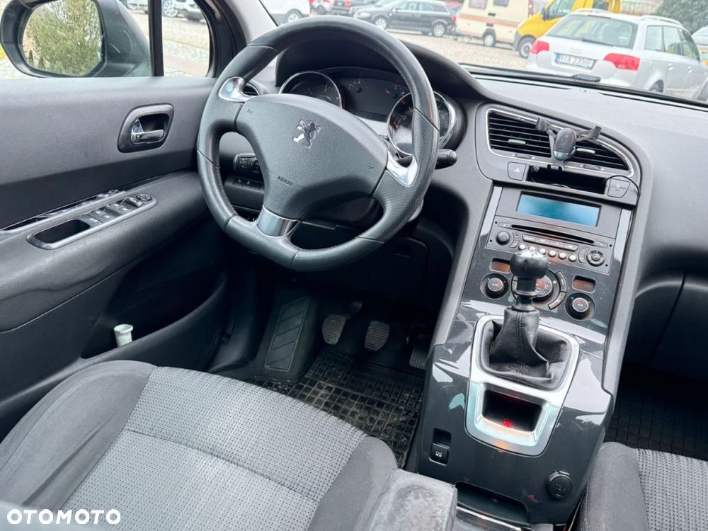Peugeot 5008 - 10