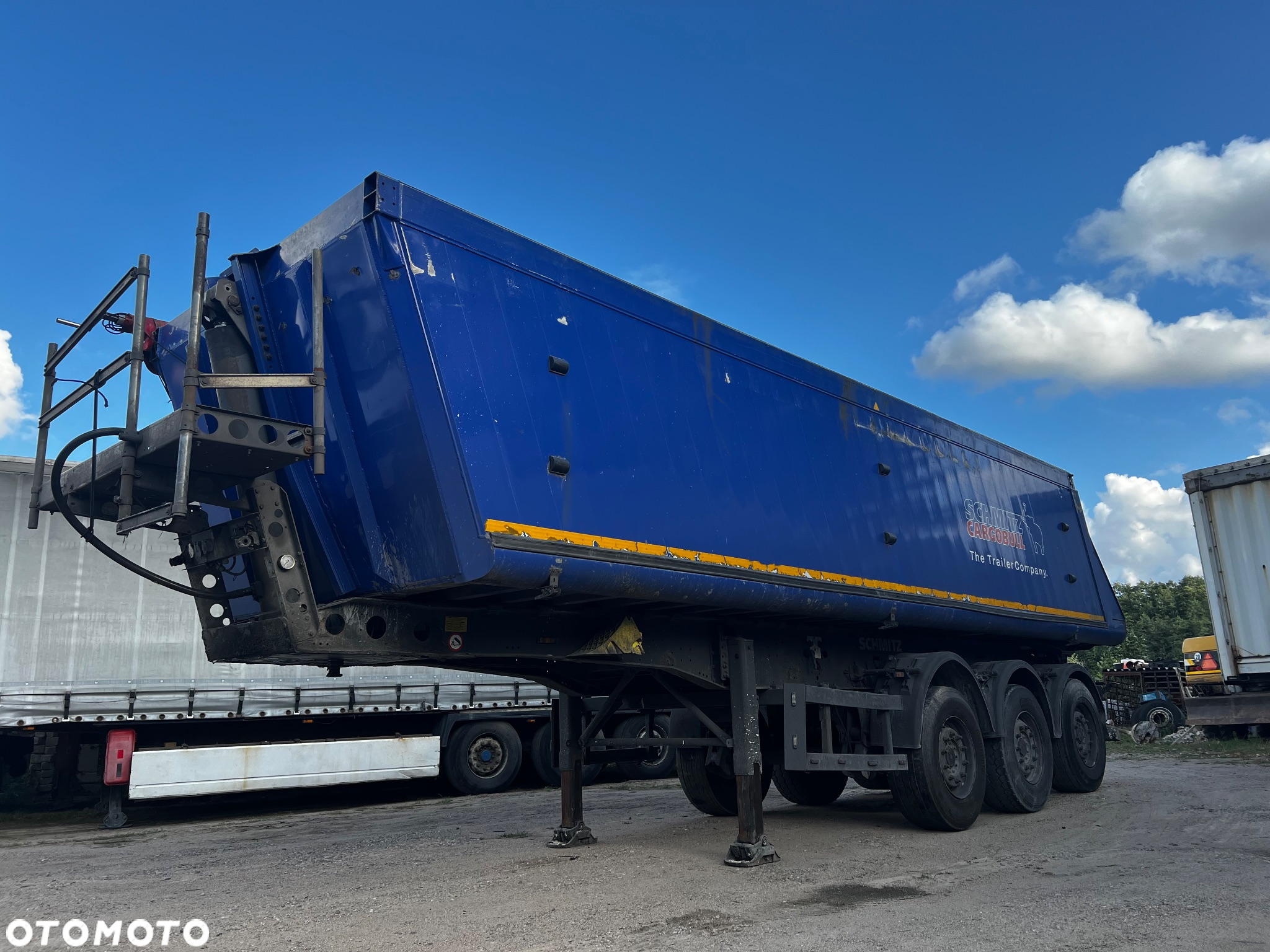 Schmitz Cargobull WYNAJEM !! 30 m3 / PODNOSZONA OŚ / OSIE SAF - 4