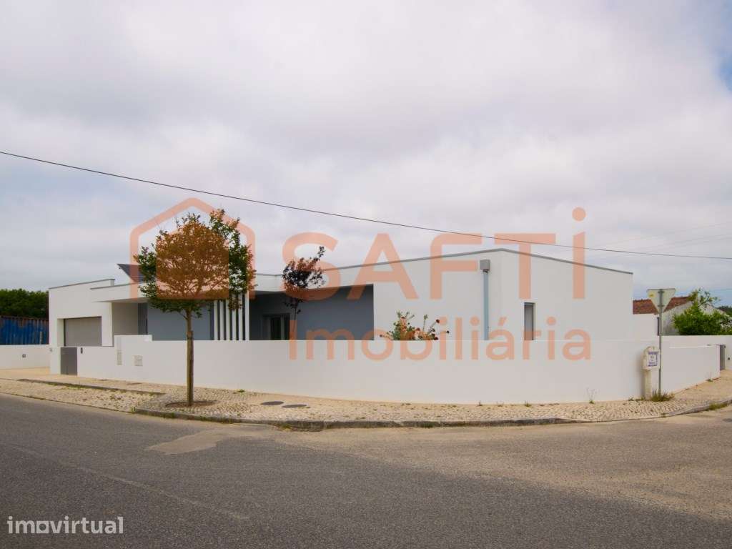 Moradia T4 de Arquitetura Contemporânea com Piscina | Nadadouro - F... - Grande imagem: 3/60