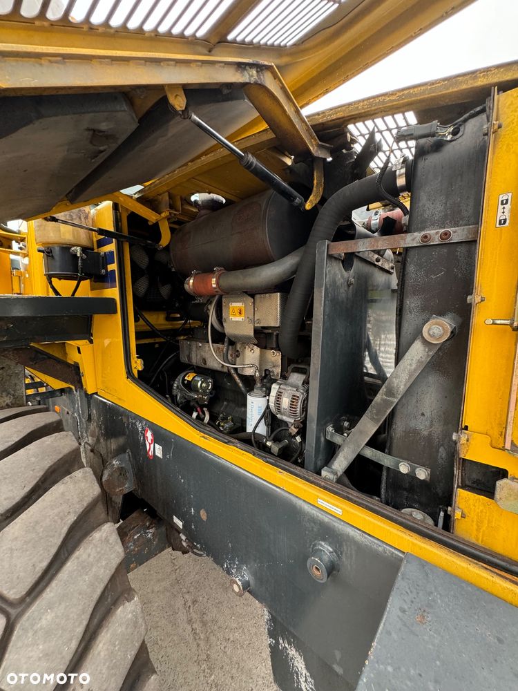 Komatsu WA250-5H - 9