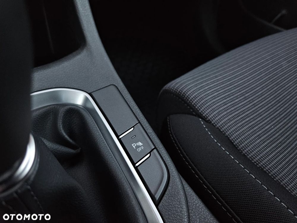 Hyundai i30 1.5 DPI Classic + - 32