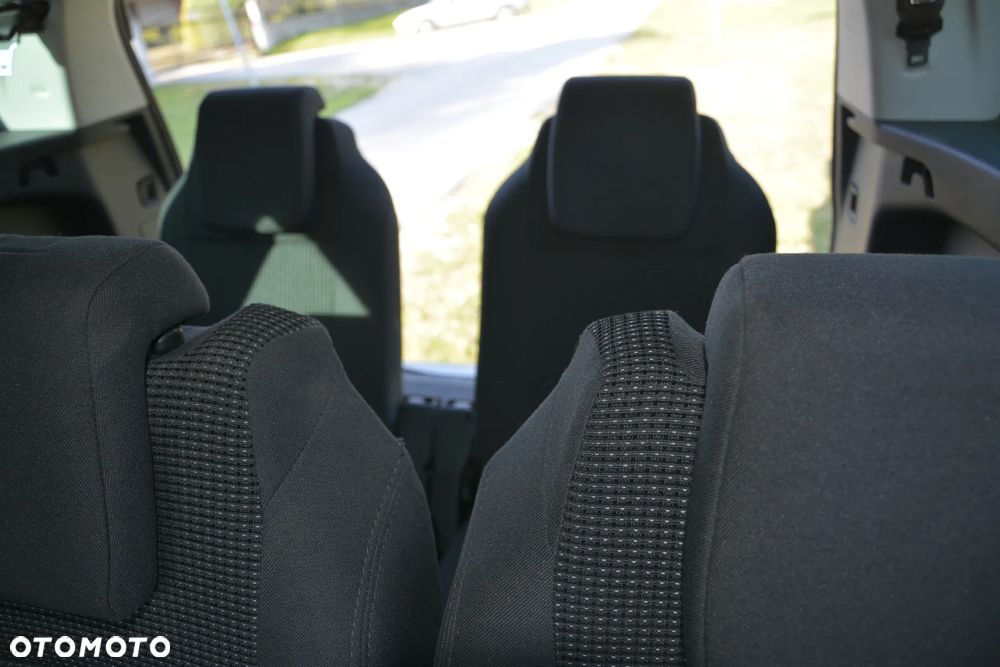 Peugeot 5008 1.6 HDi Active 7os - 7