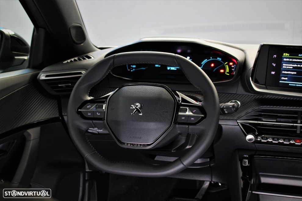 Peugeot e-2008 - 14