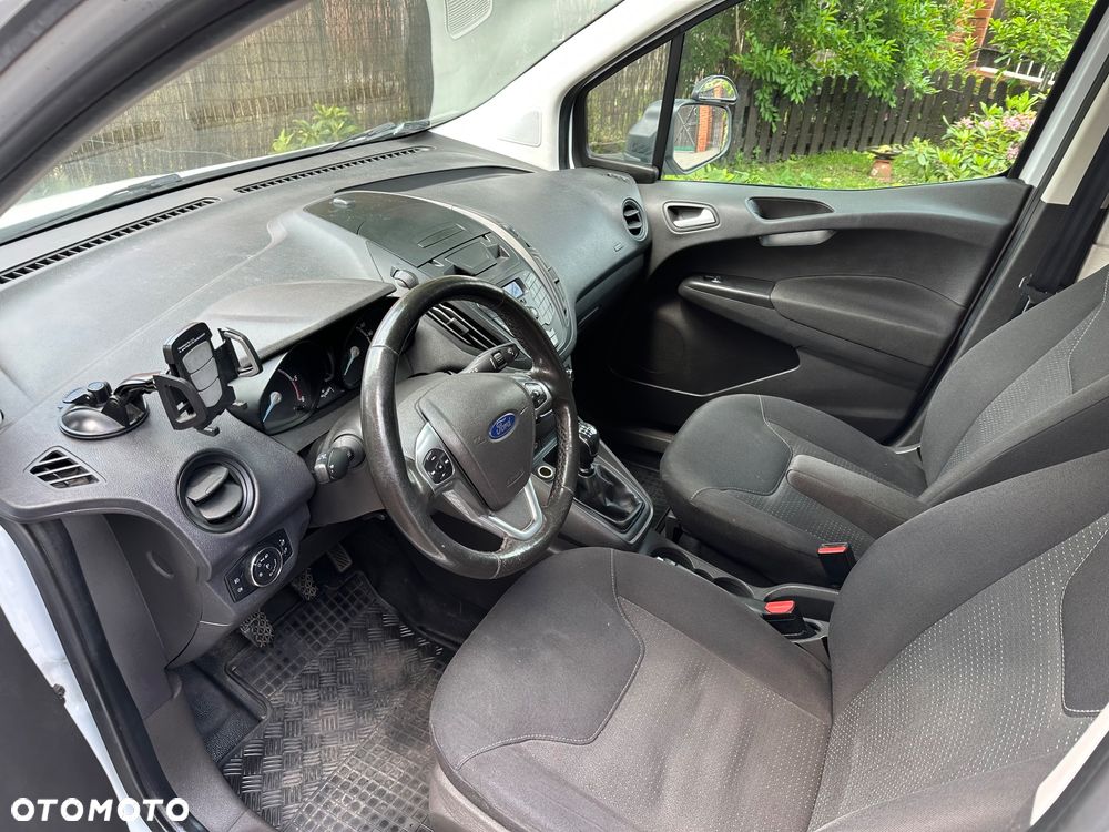 Ford Transit Courier - 4