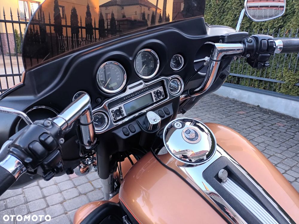 Harley-Davidson FLHTCU Ultra - 11