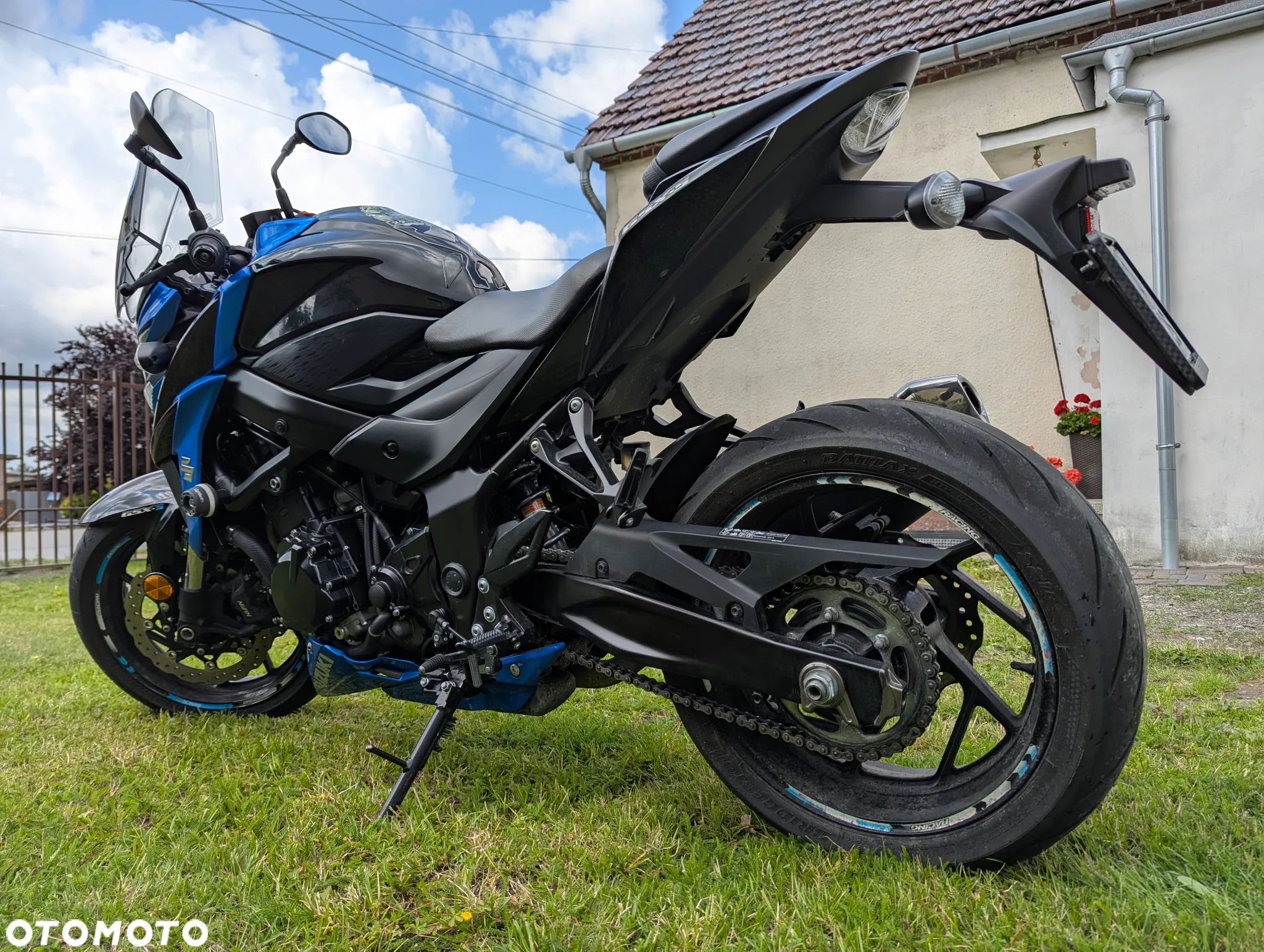 Suzuki GSX - 19