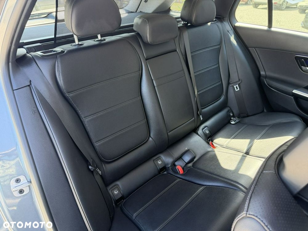 Mercedes-Benz Klasa C 200 d 9G-TRONIC AMG Line - 27