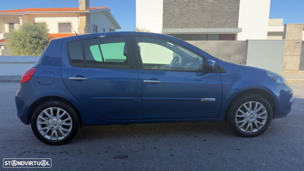 Renault Clio 2011 photo 4